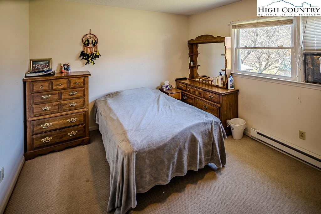 Image number 6 for the current listing