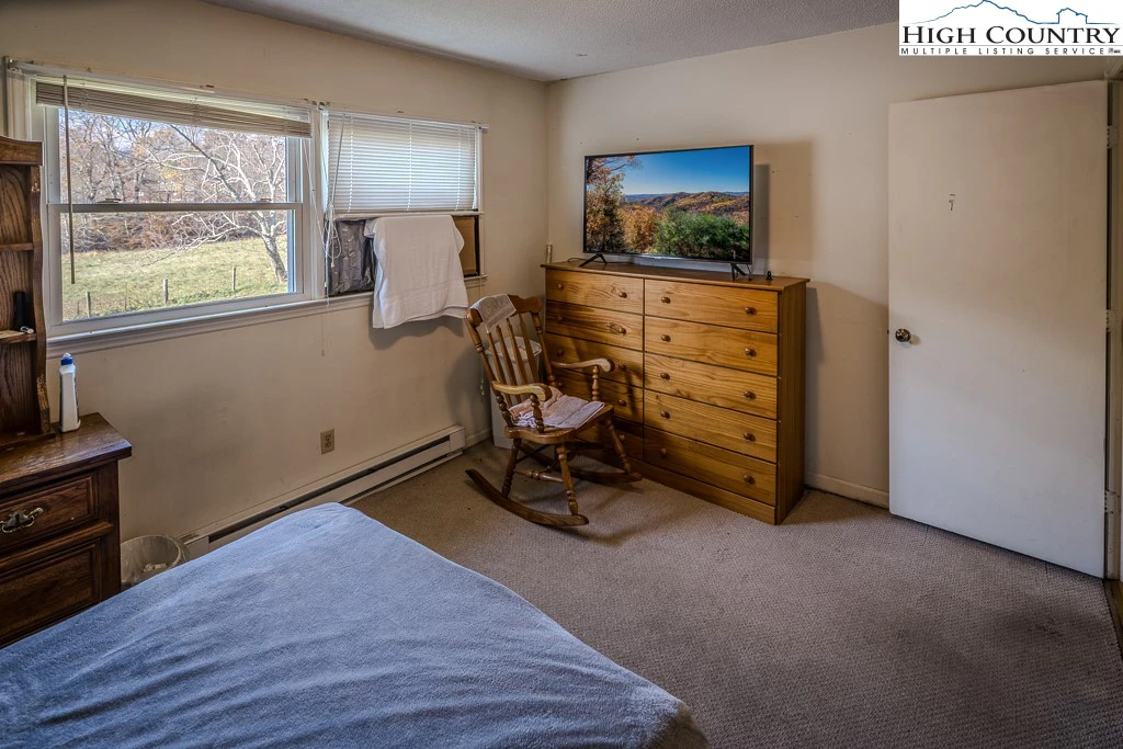 Image number 8 for the current listing