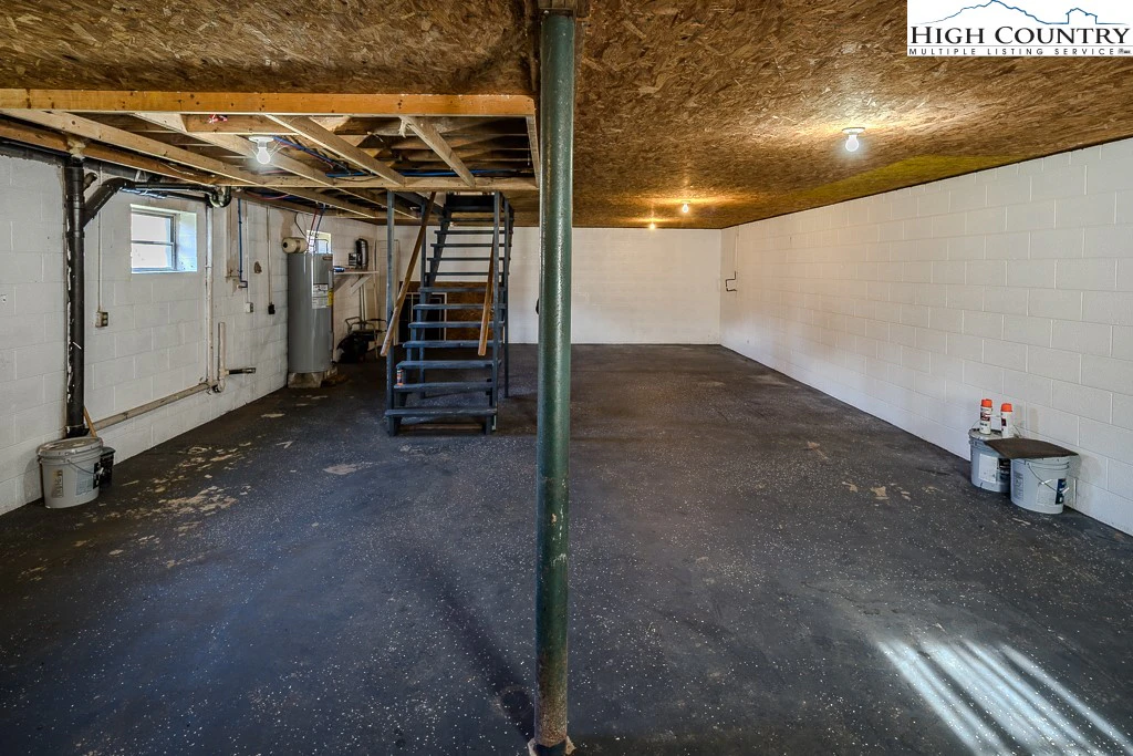 Image number 9 for the current listing