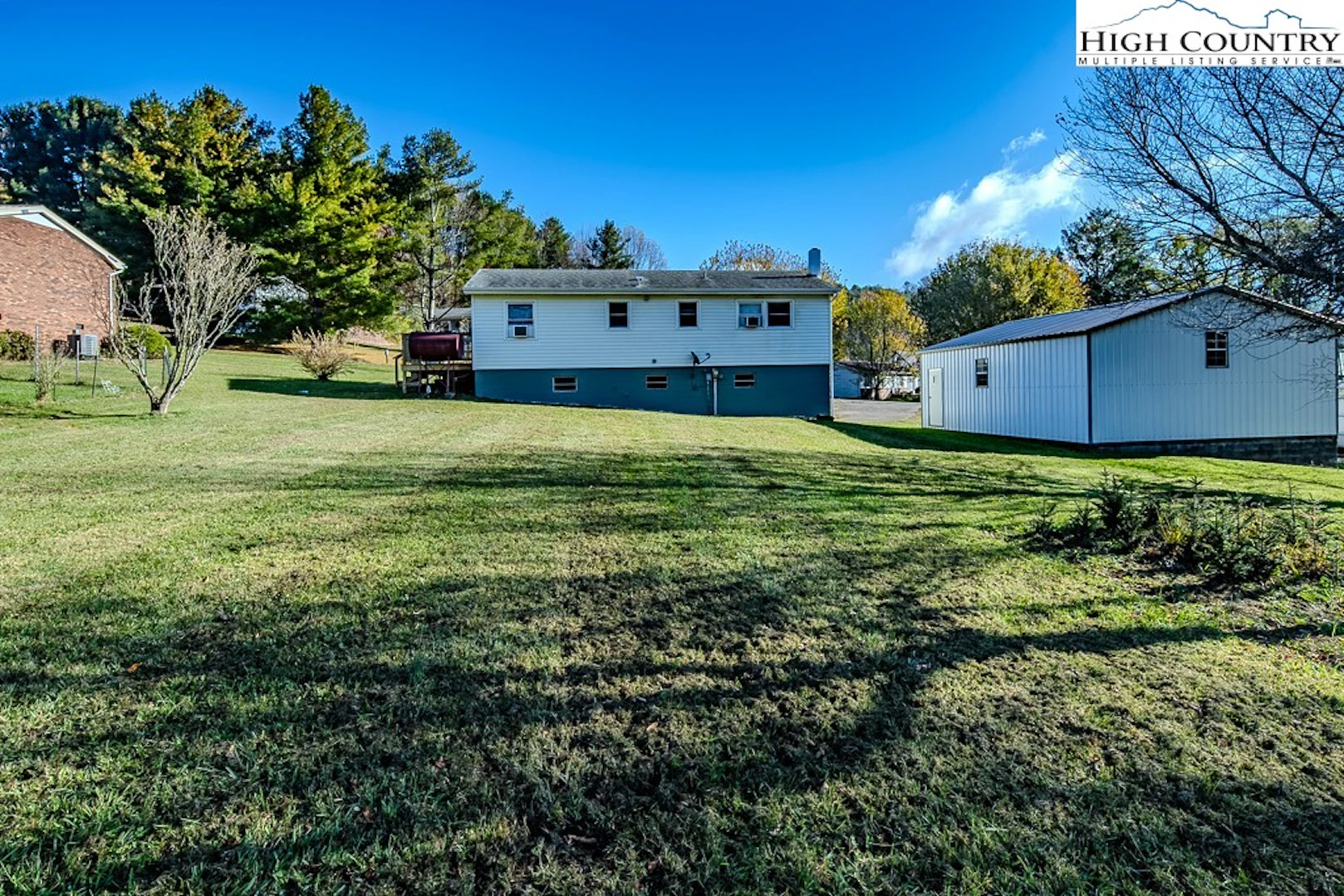 Image number 15 for the current listing