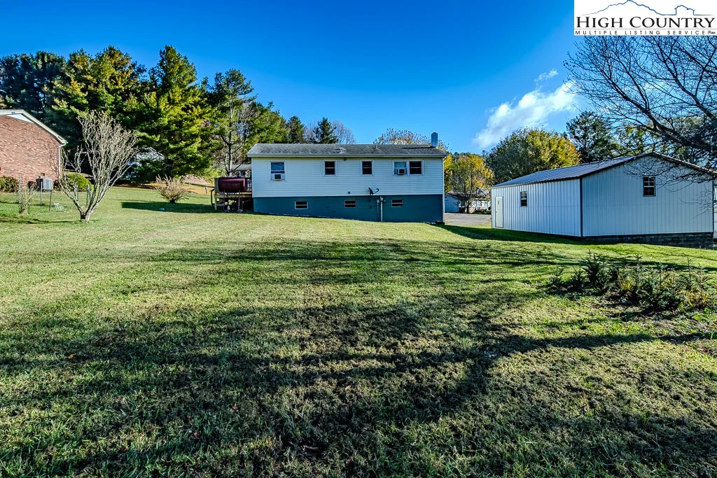 Image number 15 for the current listing