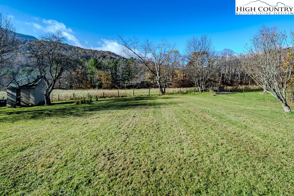 Image number 17 for the current listing