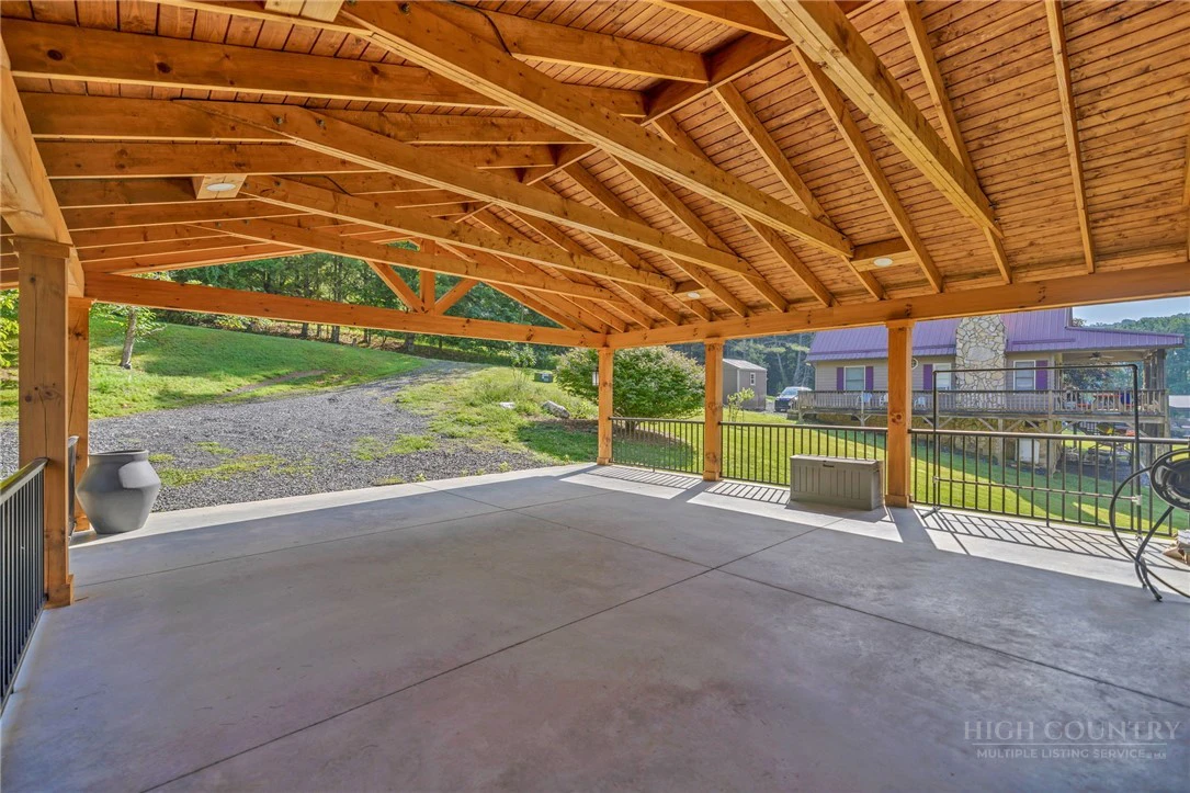 Image number 9 for the current listing