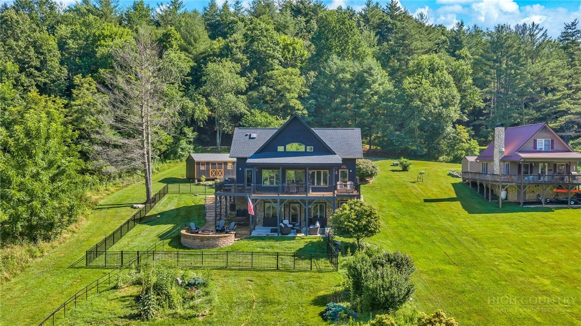 Image number 4 for the current listing