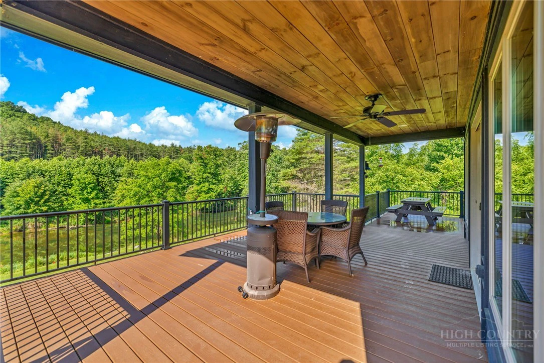 Image number 20 for the current listing