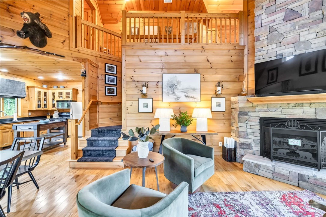 Image number 18 for the current listing