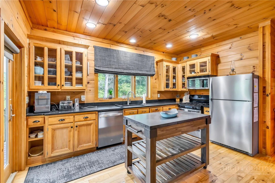 Image number 12 for the current listing