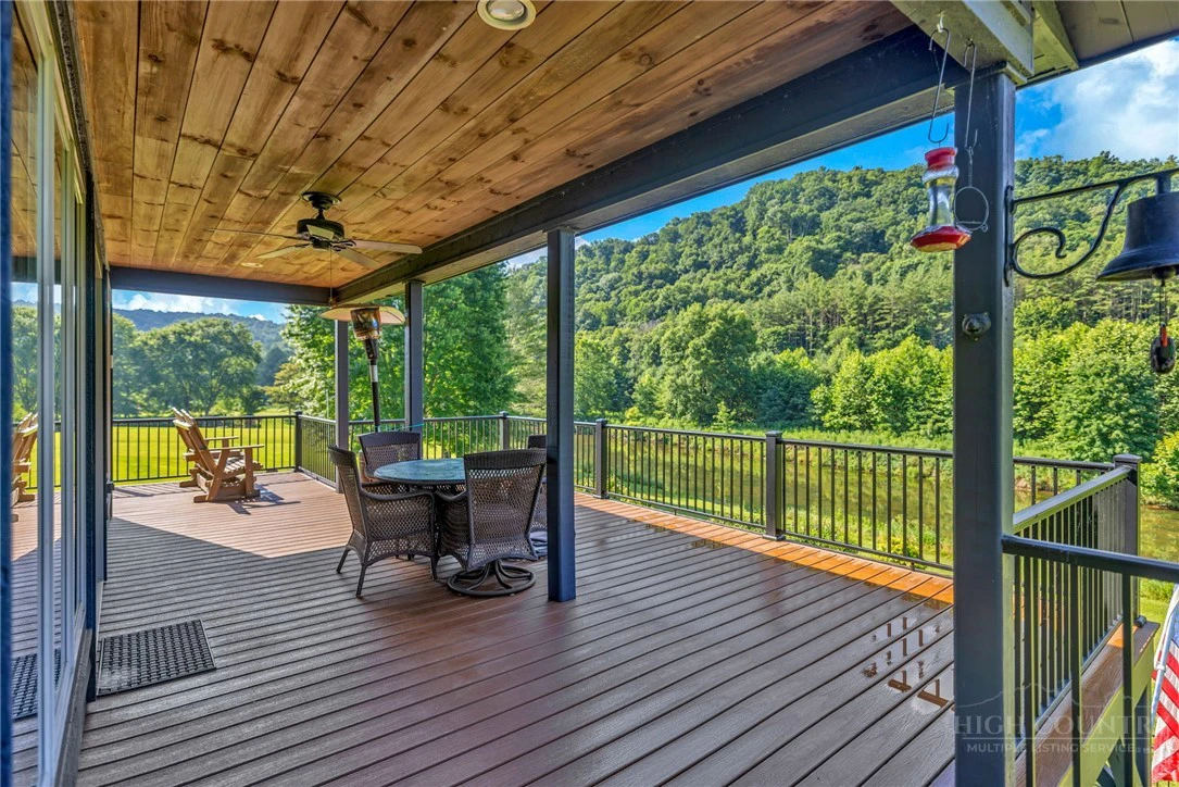 Image number 21 for the current listing