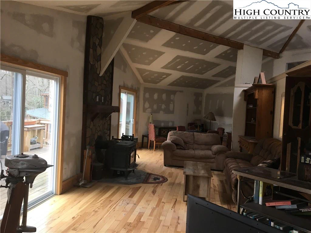 Image number 7 for the current listing