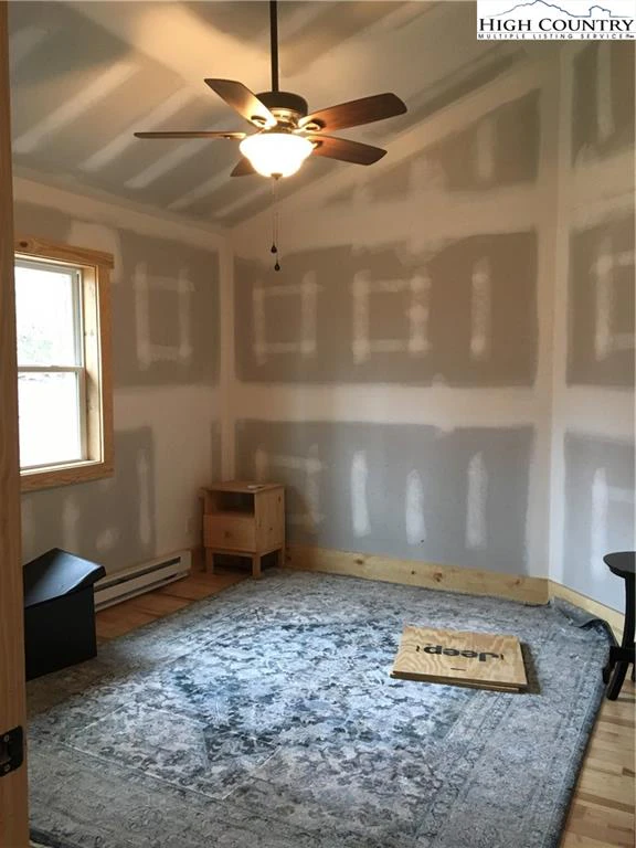 Image number 9 for the current listing