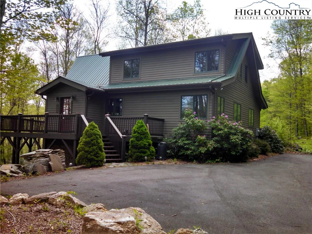 Image number 1 for the current listing