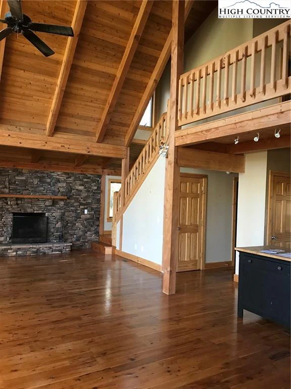 Image number 16 for the current listing