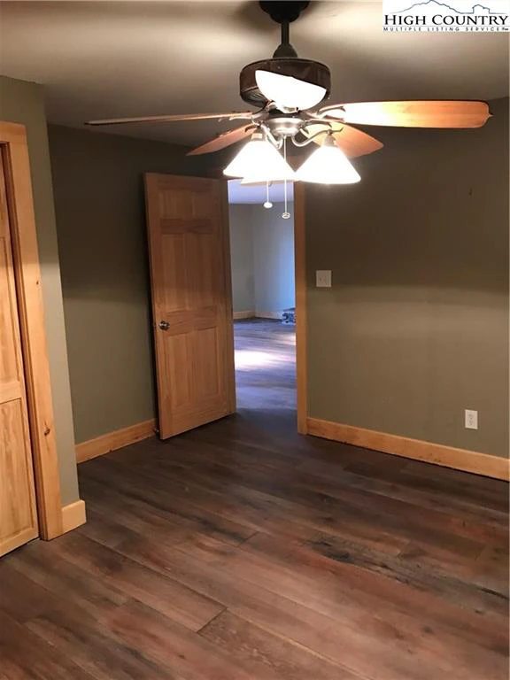 Image number 13 for the current listing