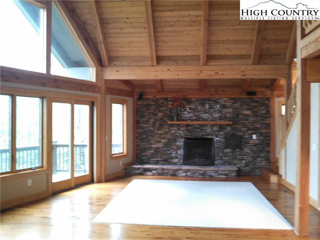 Image number 3 for the current listing
