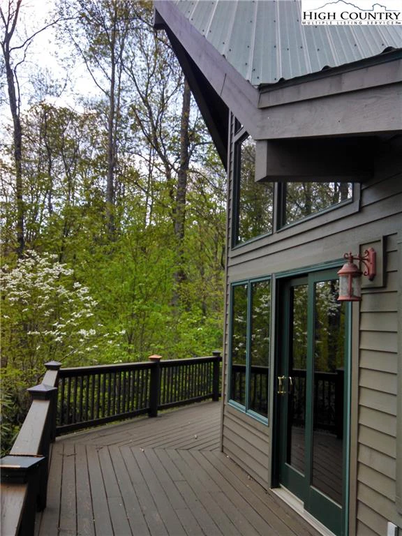 Image number 21 for the current listing