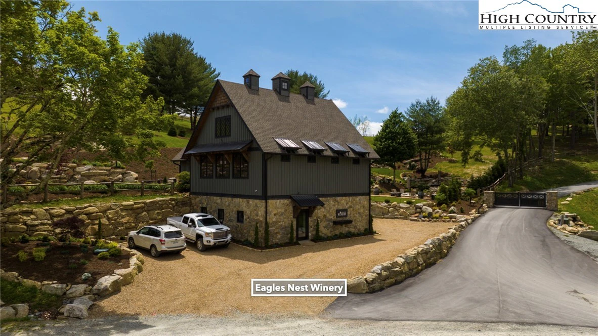 Image number 10 for the current listing