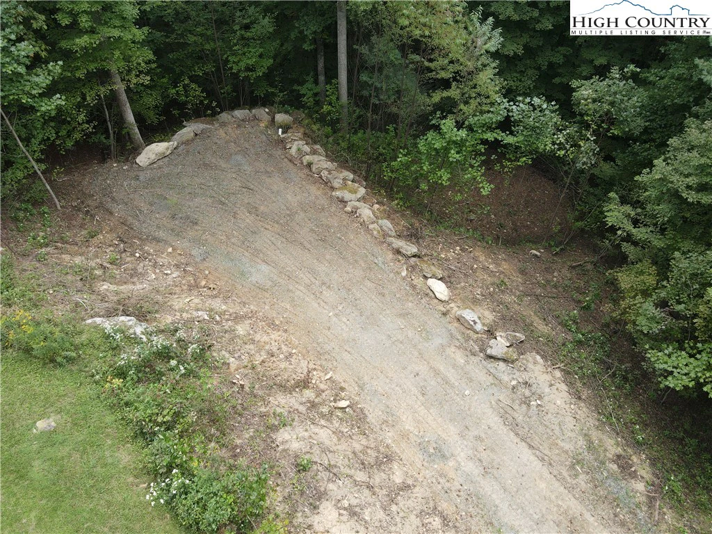 Image number 16 for the current listing