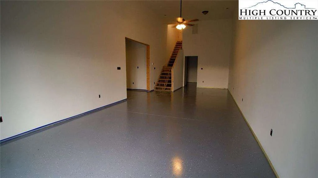 Image number 6 for the current listing
