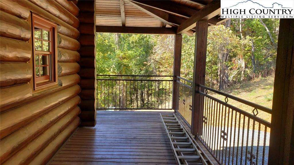 Image number 10 for the current listing