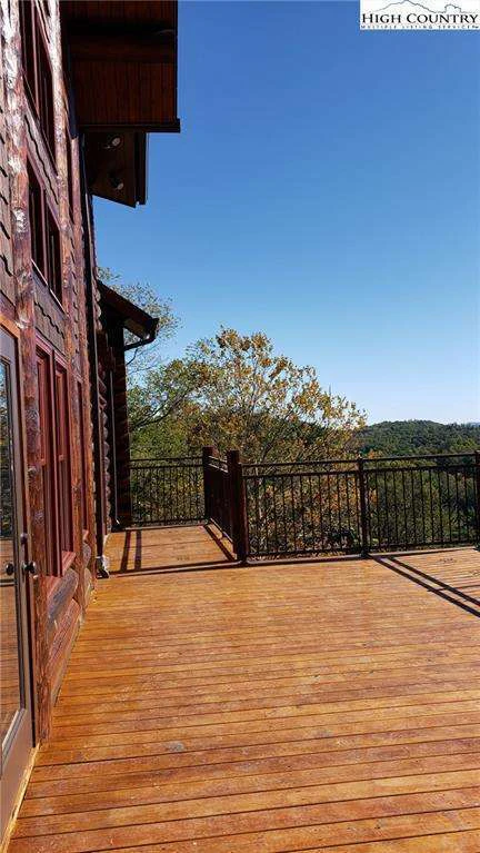 Image number 16 for the current listing