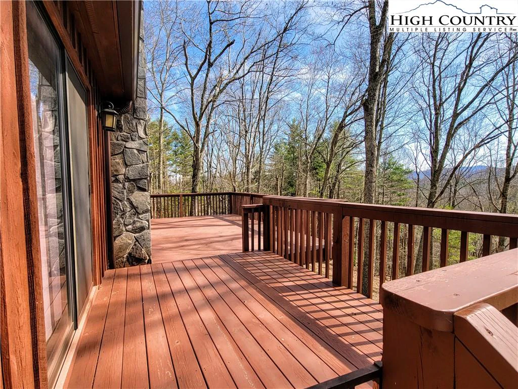Image number 14 for the current listing