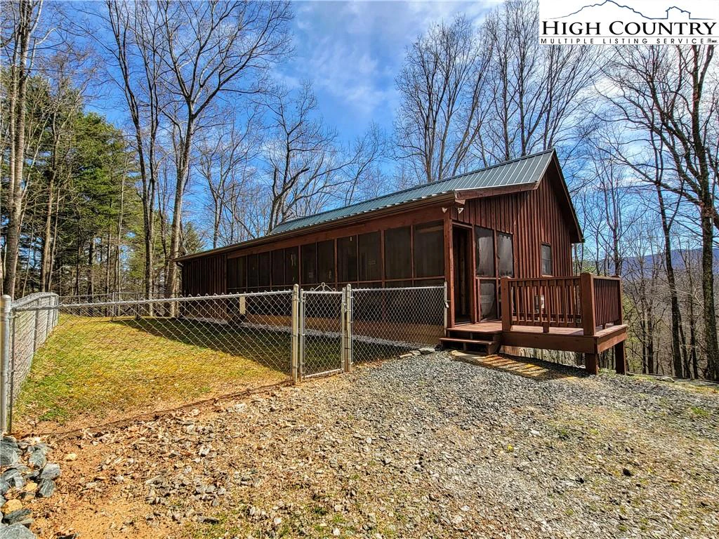 Image number 13 for the current listing