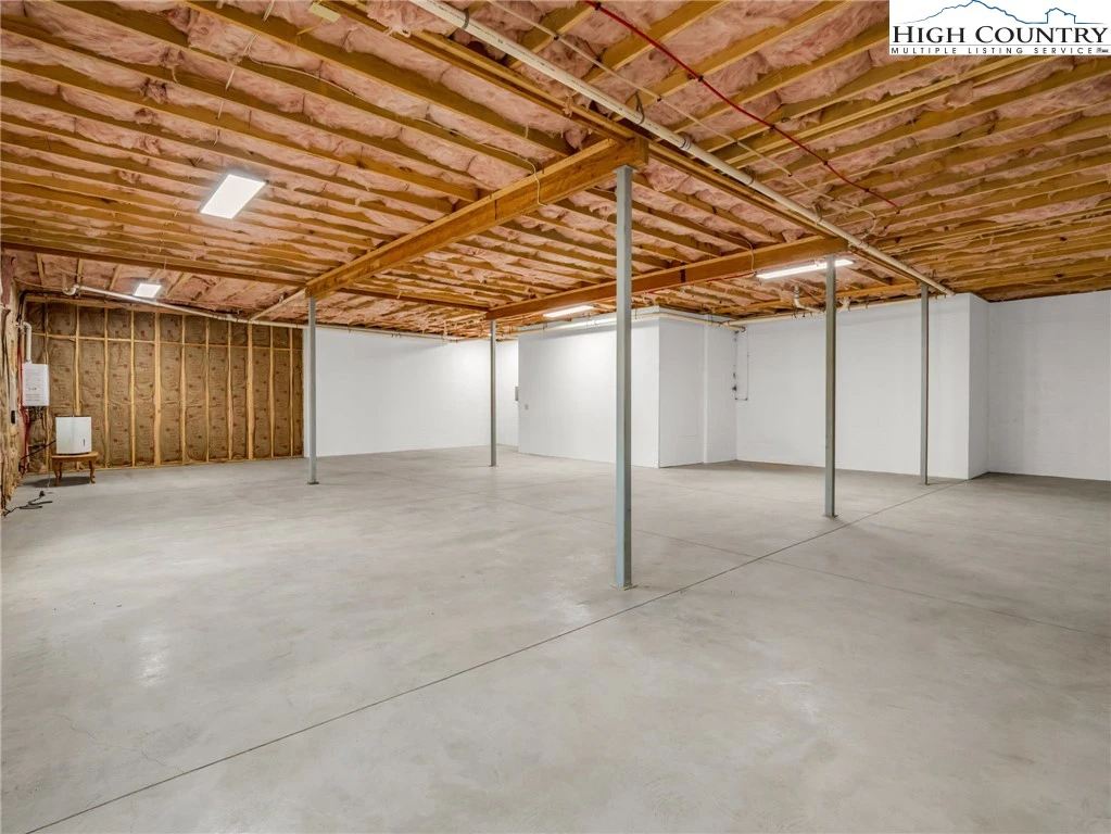 Image number 10 for the current listing