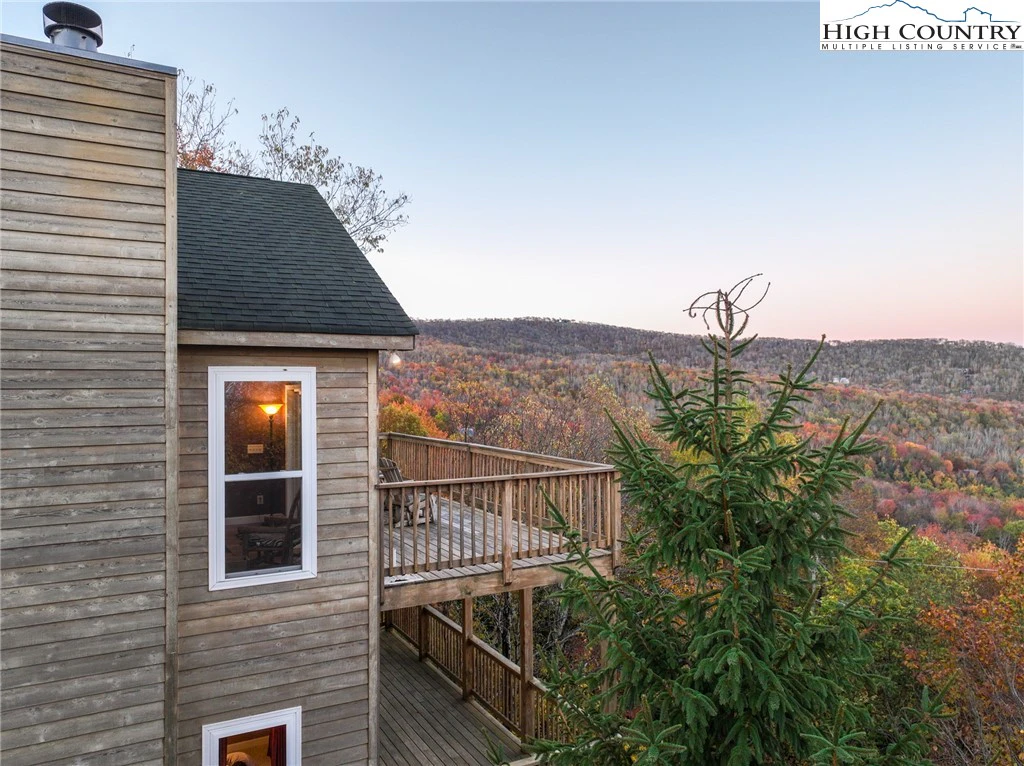 Image number 10 for the current listing