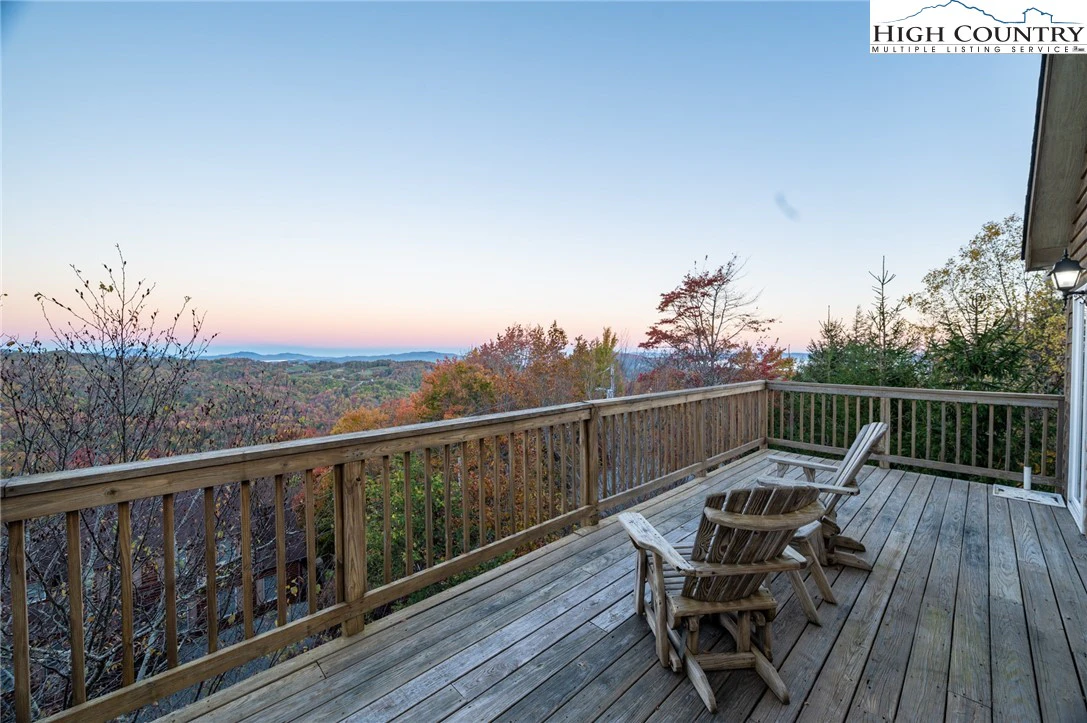 Image number 14 for the current listing