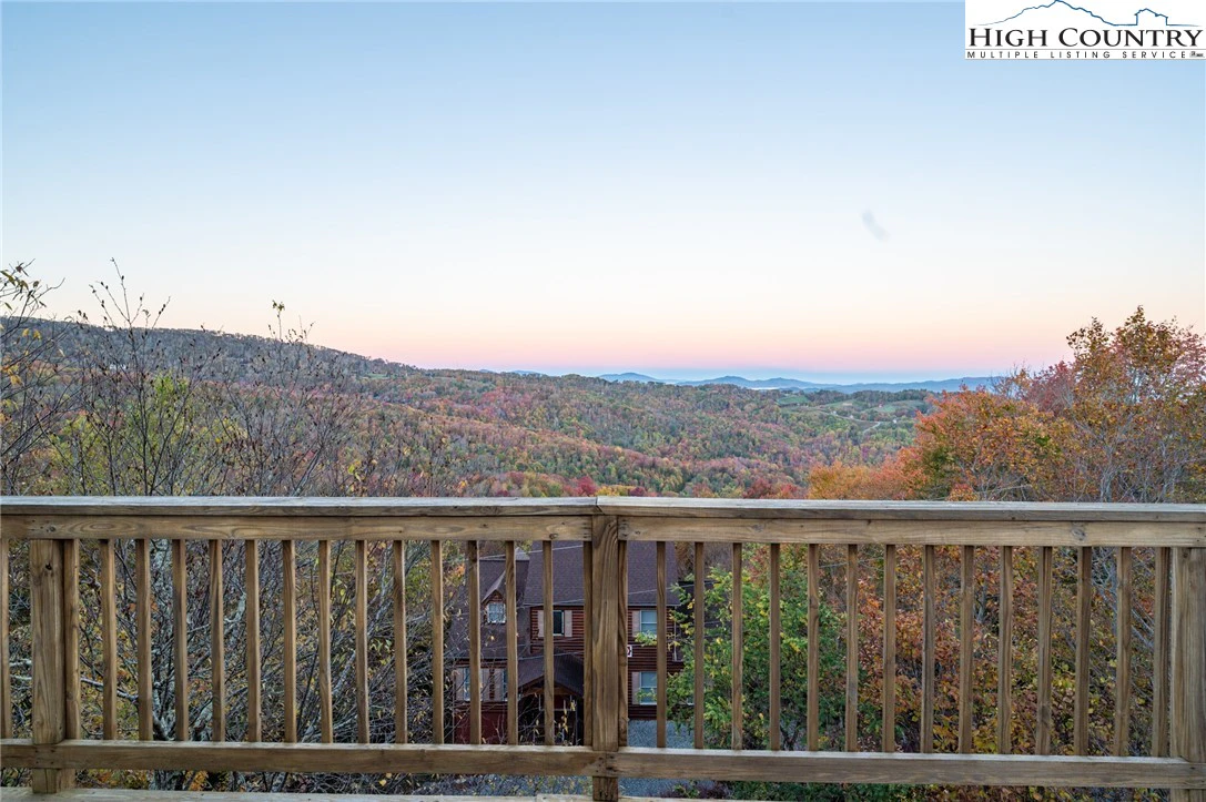 Image number 15 for the current listing