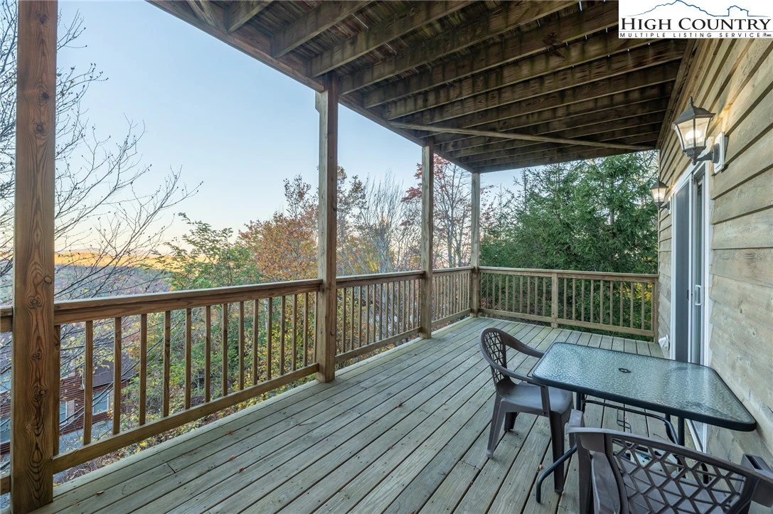 Image number 3 for the current listing