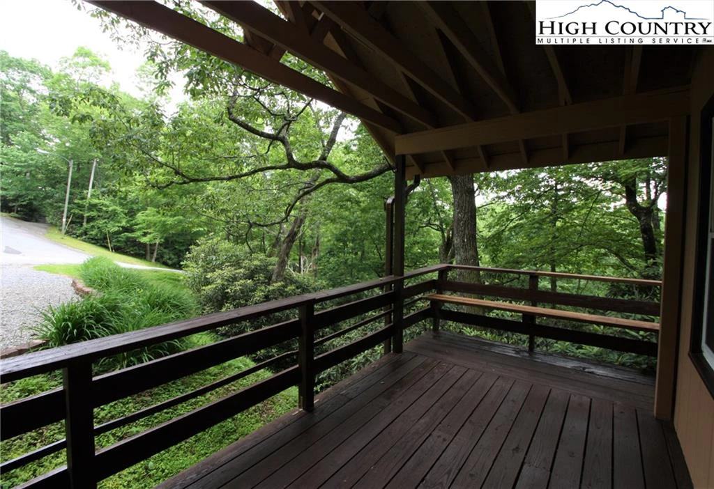 Image number 9 for the current listing