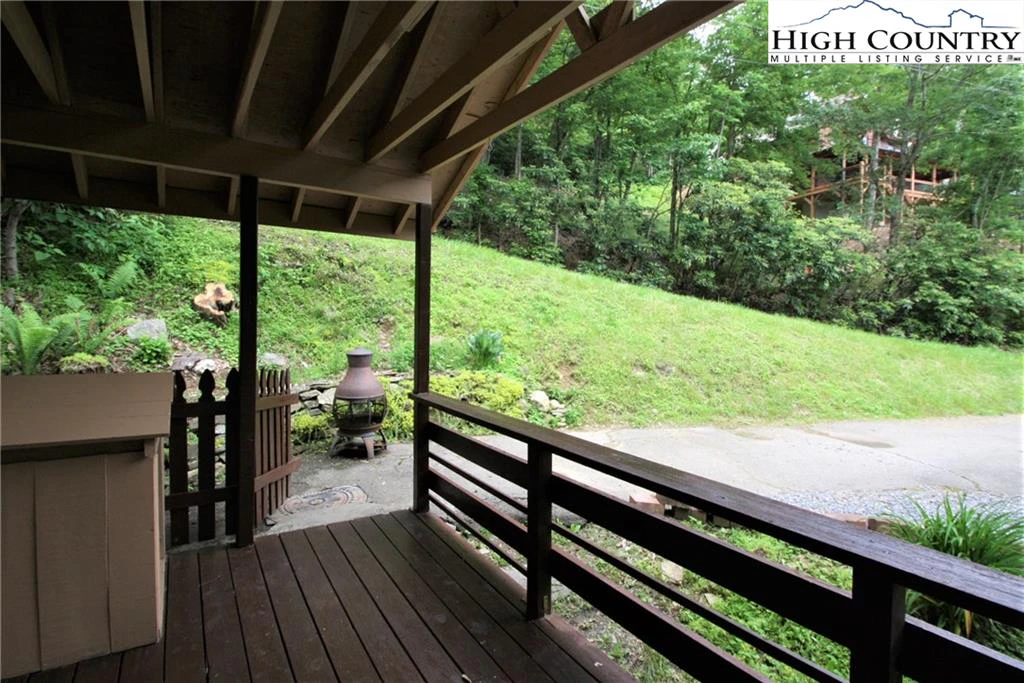 Image number 8 for the current listing