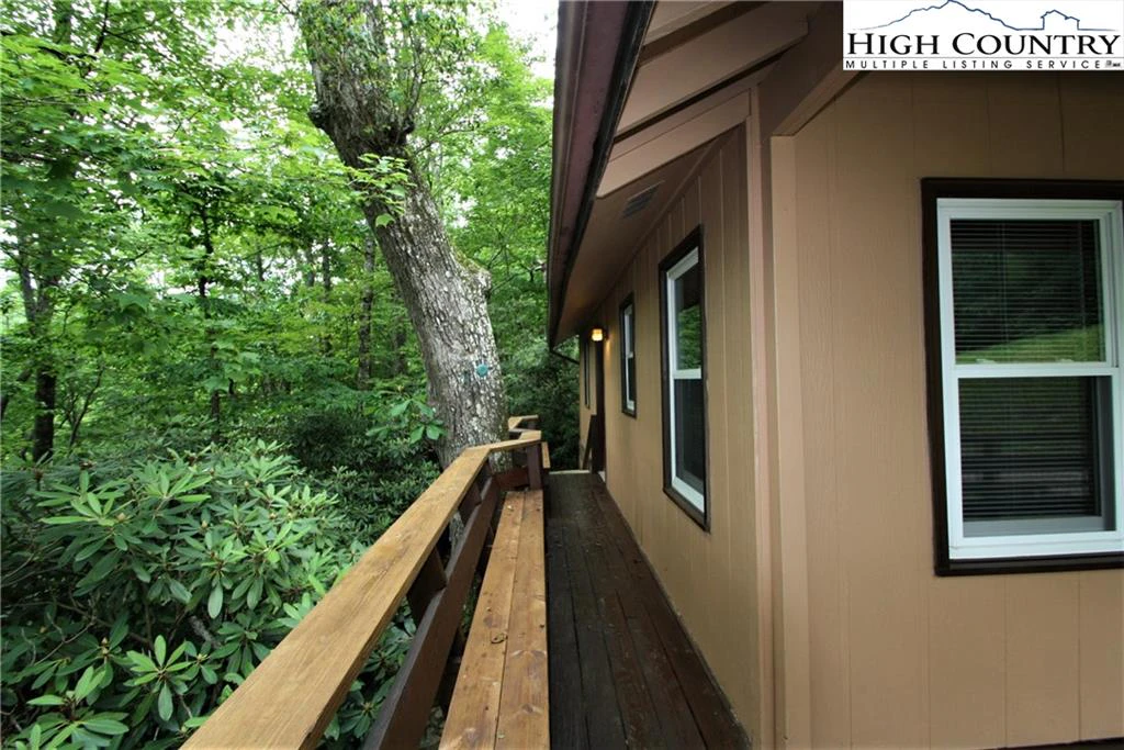 Image number 7 for the current listing