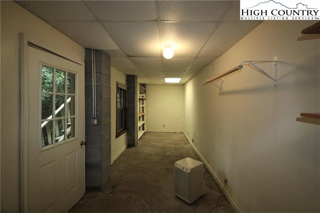 Image number 5 for the current listing