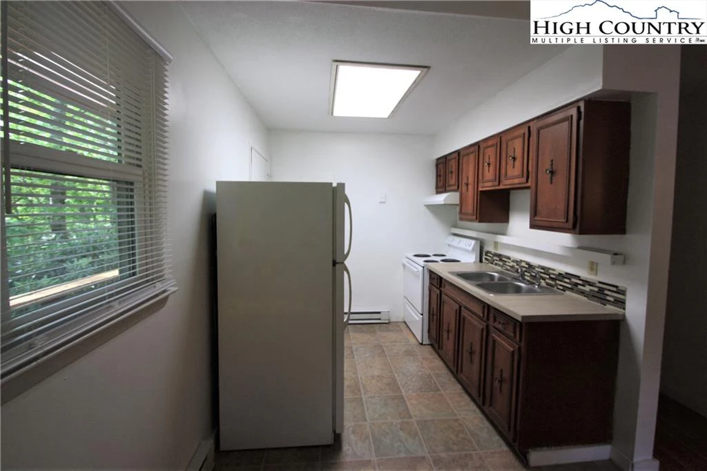 Image number 12 for the current listing