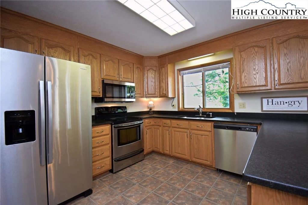Image number 12 for the current listing
