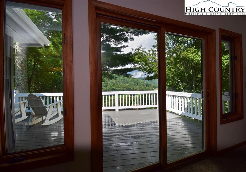 Image number 10 for the current listing
