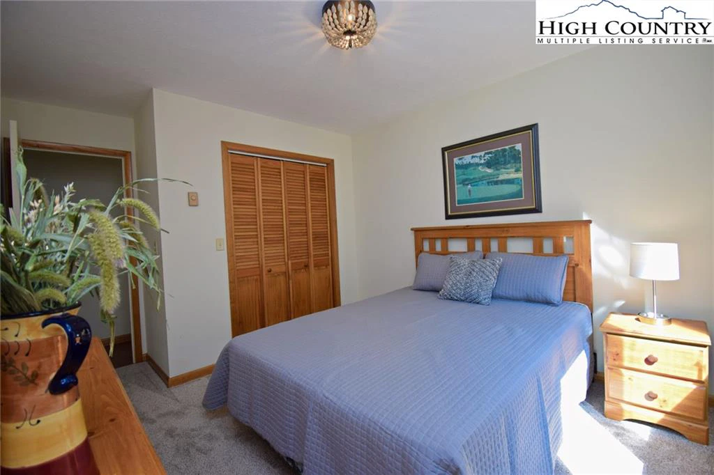 Image number 7 for the current listing