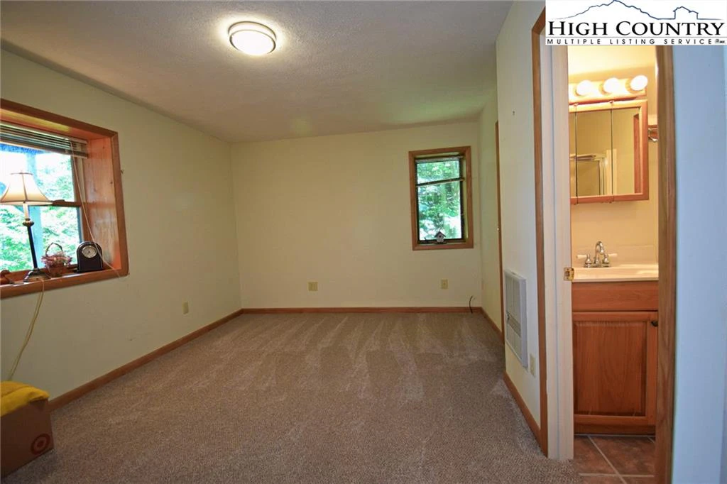Image number 6 for the current listing