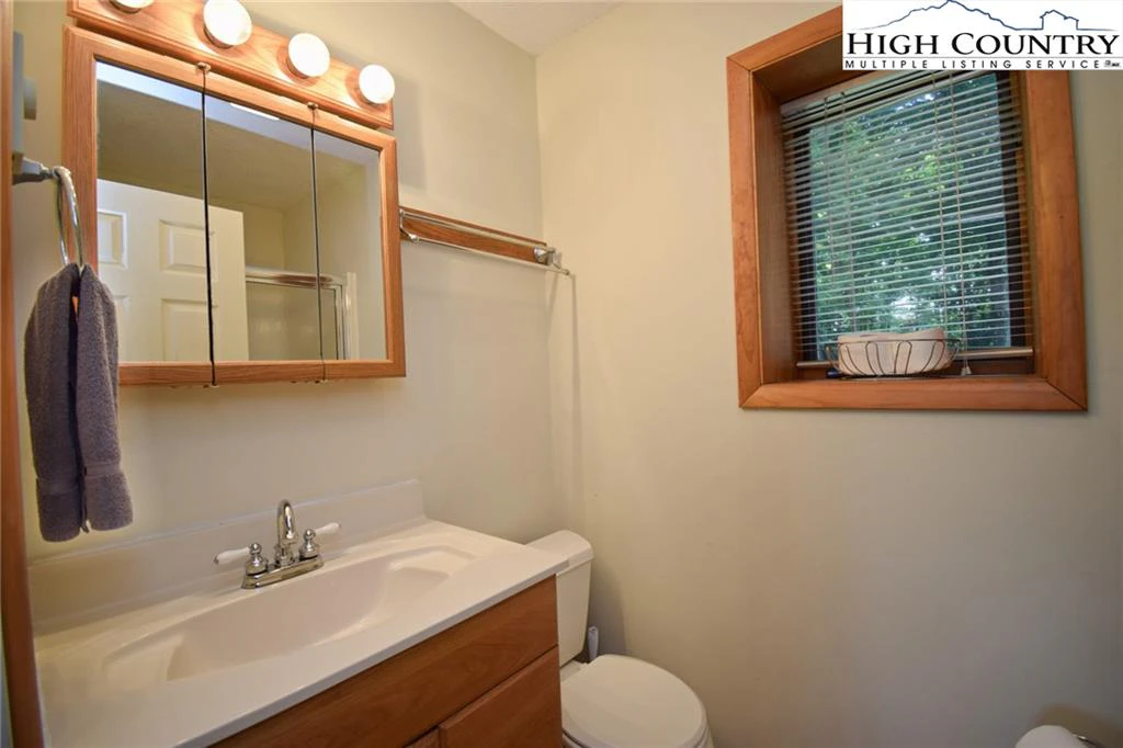 Image number 5 for the current listing