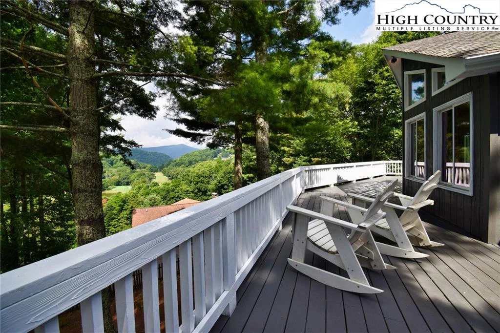Image number 19 for the current listing
