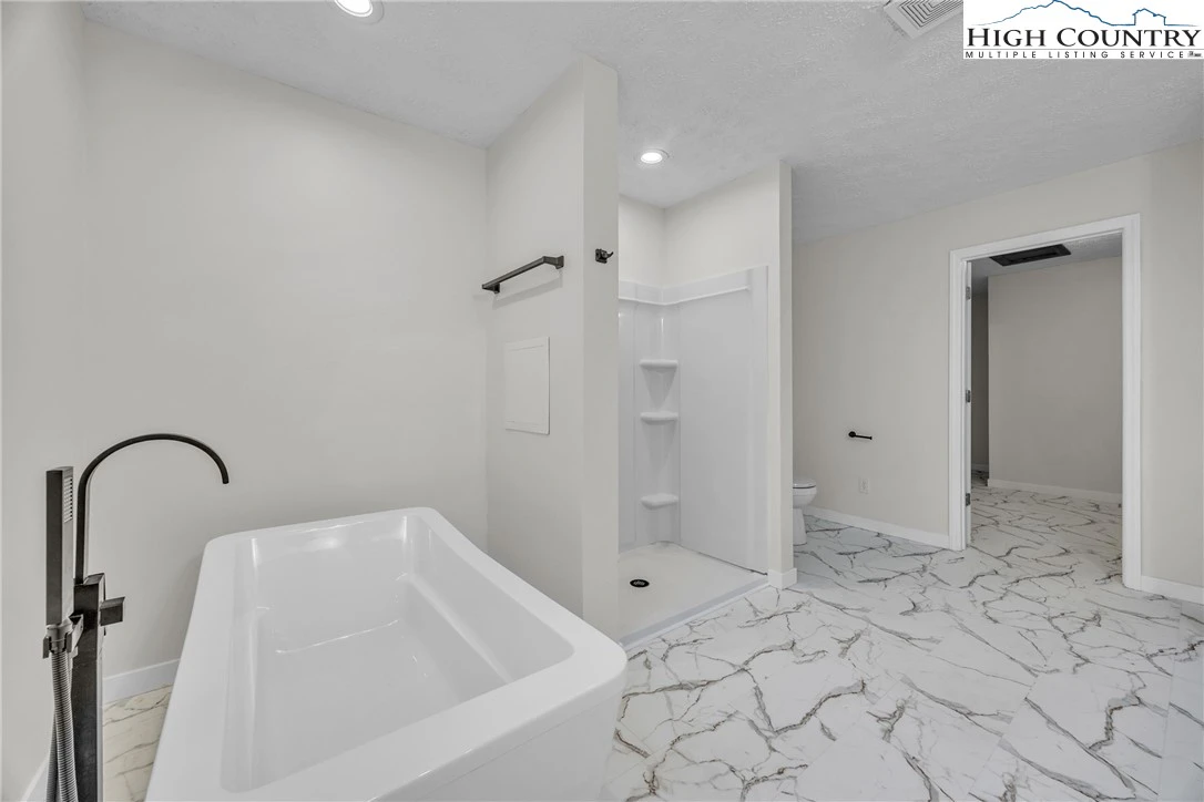 Image number 6 for the current listing