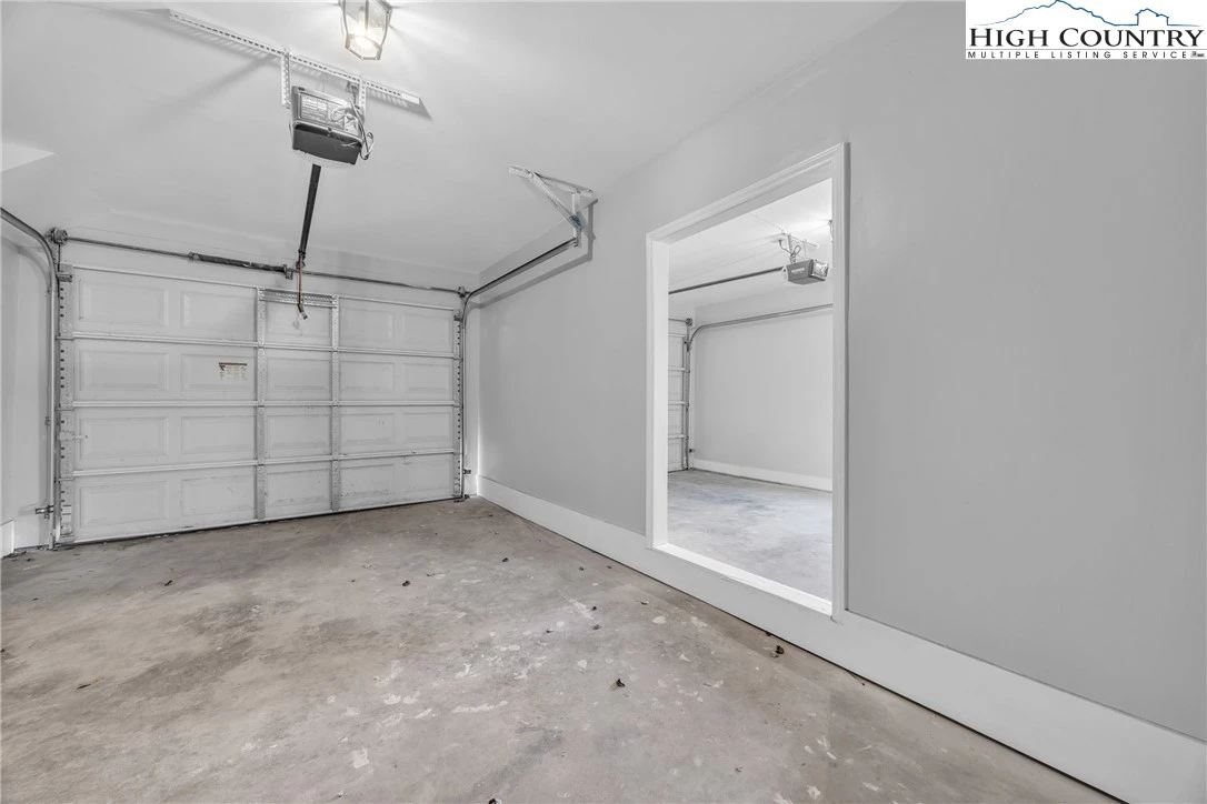 Image number 2 for the current listing