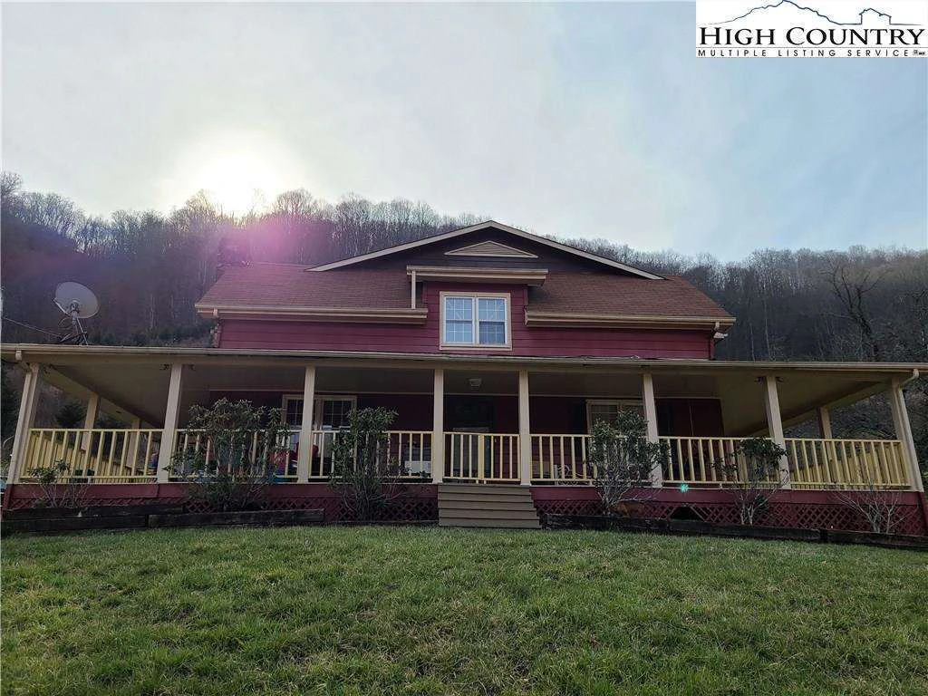 Image number 1 for the current listing