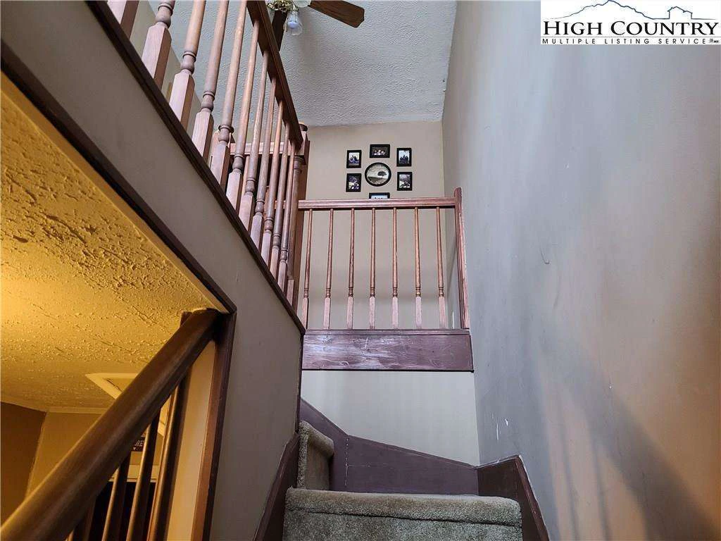 Image number 12 for the current listing