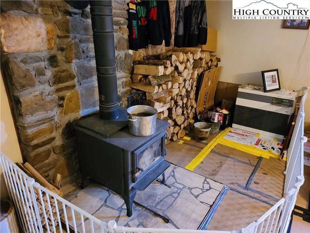 Image number 7 for the current listing