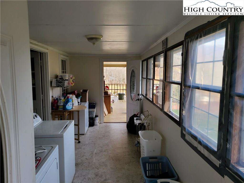 Image number 3 for the current listing