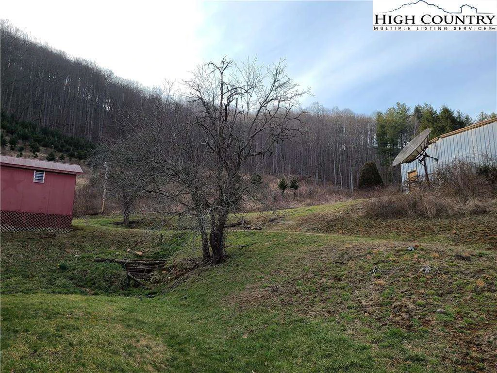 Image number 23 for the current listing