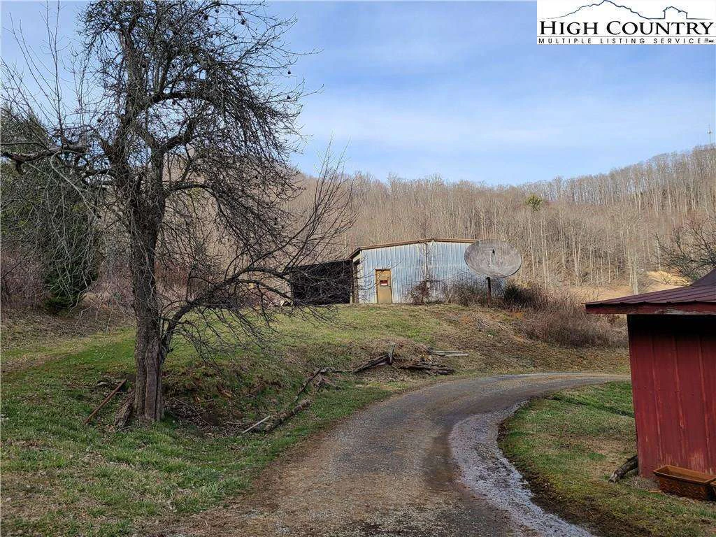 Image number 20 for the current listing